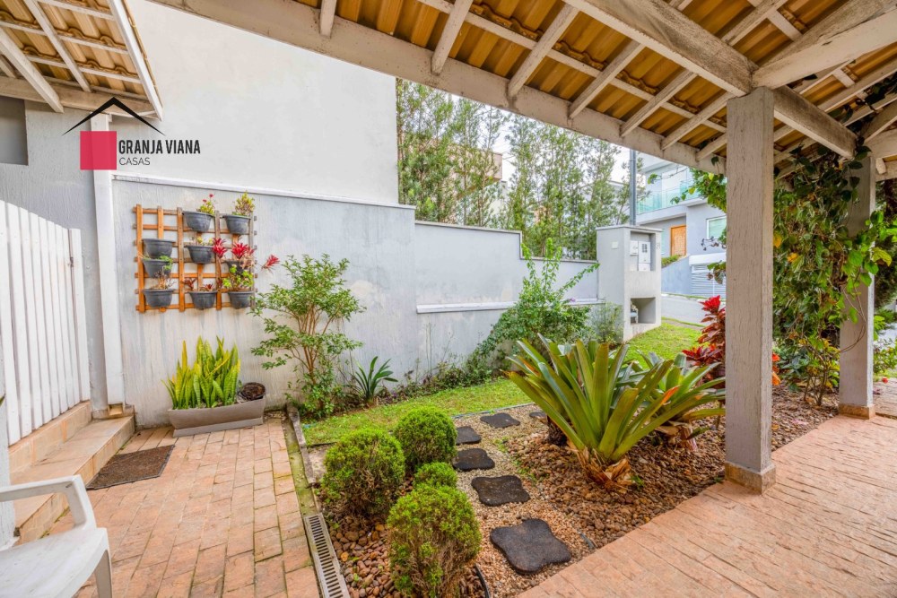 Casa de 165m2 e 250m2 terreno em condomínio clube na Granja Viana km 26 foto 31