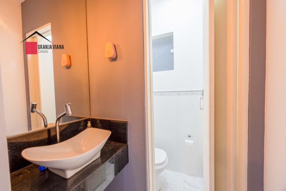 Casa de 165m2 e 250m2 terreno em condomínio clube na Granja Viana km 26 foto 9