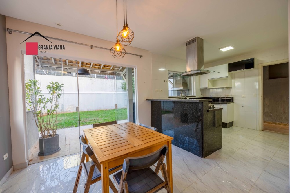 Casa de 165m2 e 250m2 terreno em condomínio clube na Granja Viana km 26 foto 10