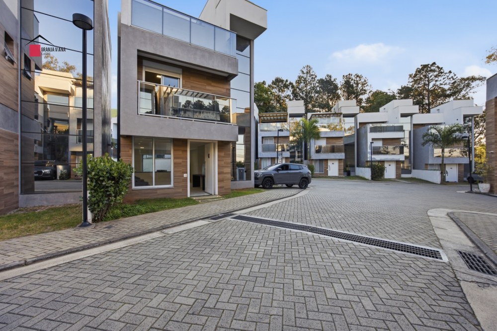 Casa à Venda na Granja Viana | Modern Townhouse | 3 Quartos | 178m² | Condomínio Fechado foto 2