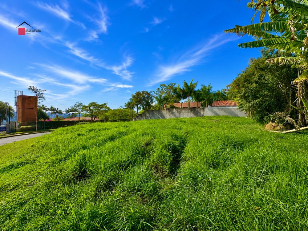 Terreno à venda no Condomínio Palos Verdes, Granja Viana. Lote de esquina com 1.121 m², plano, limpo, vista privilegiada e pronto para construir. foto 7