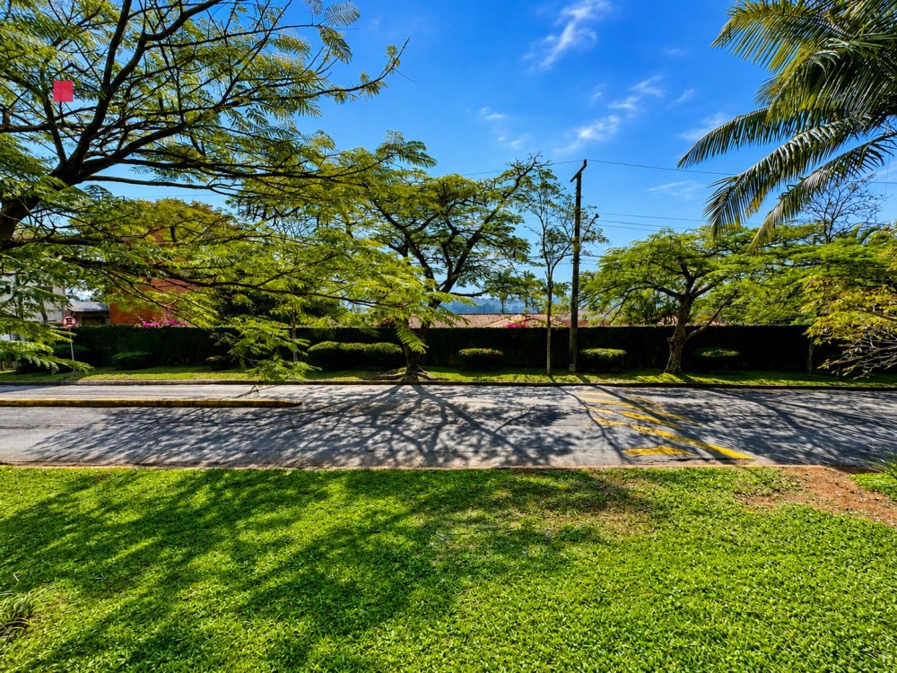 Terreno à venda no Condomínio Palos Verdes, Granja Viana. Lote de esquina com 1.121 m², plano, limpo, vista privilegiada e pronto para construir. foto 11