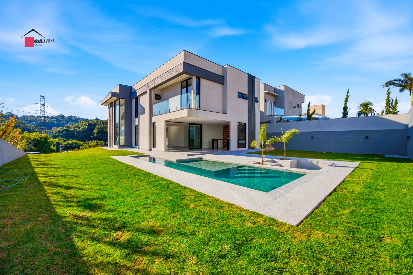 Casa nova de Alto padrão em condomínio clube Reserva Santa Maria km 28 da Raposo Tavares